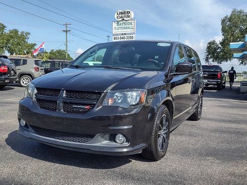 Used 2018 Dodge Grand Caravan SXT w/ Blacktop Package FWD image 1