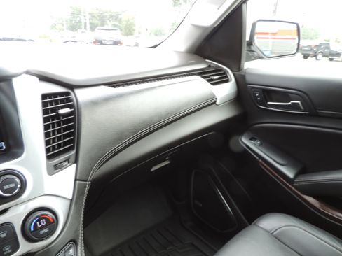 Used 2019 GMC Yukon XL SLT image 13