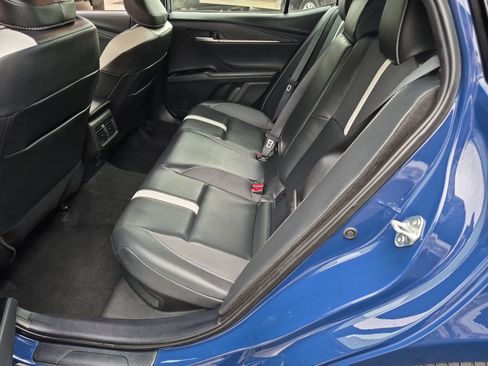 Used 2025 Toyota Camry SE FWD image 15