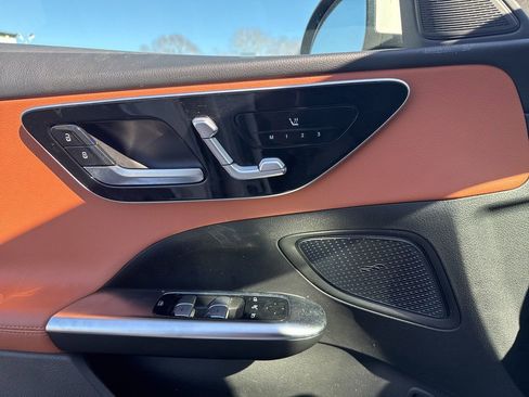 Used 2023 Mercedes-Benz C 300 4MATIC Sedan image 9