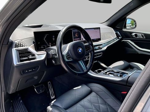 Certified 2025 BMW X5 xDrive40i w/ M Sport Package AWD/4WD image 17