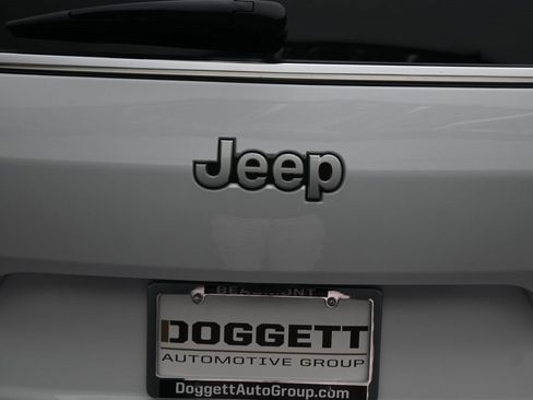 New 2025 Jeep Grand Cherokee L Laredo w/ Luxury Tech Group I image 29