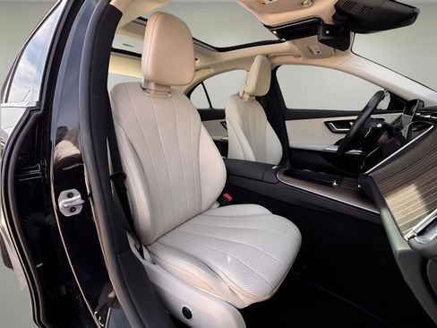 Used 2025 Mercedes-Benz E 350 4MATIC Sedan w/ Winter Package image 26