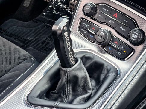 Used 2015 Dodge Challenger SRT Hellcat image 16