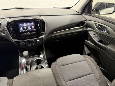 Used 2021 Chevrolet Traverse LS image 38