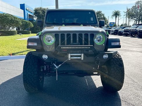Used 2020 Jeep Gladiator Sport w/ Quick Order Package 24S image 2