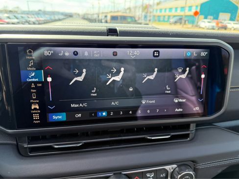 Used 2025 Jeep Wrangler Sahara w/ Safety Group image 23