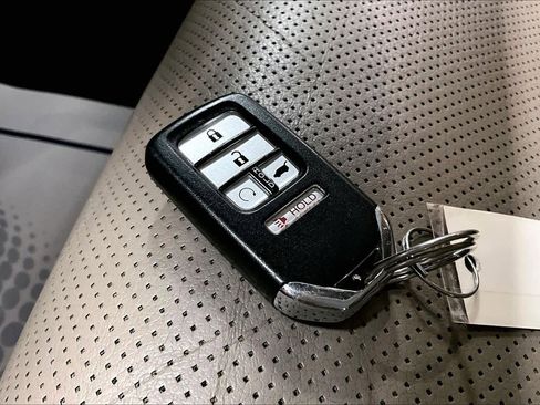 Used 2019 Honda Pilot Elite image 18