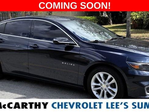 Used 2018 Chevrolet Malibu LT w/ Driver Confidence Package image 2