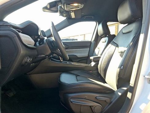 Used 2024 Jeep Compass Latitude image 13