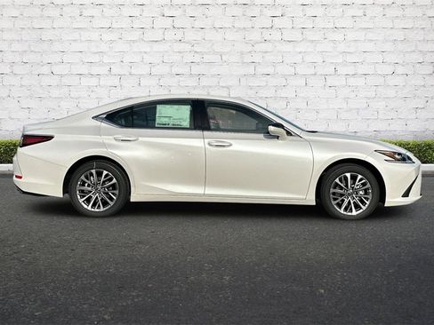 New 2025 Lexus ES 350 image 3