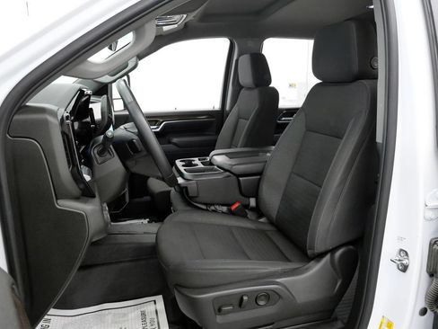 Used 2025 Chevrolet Silverado 2500 LT AWD/4WD image 11