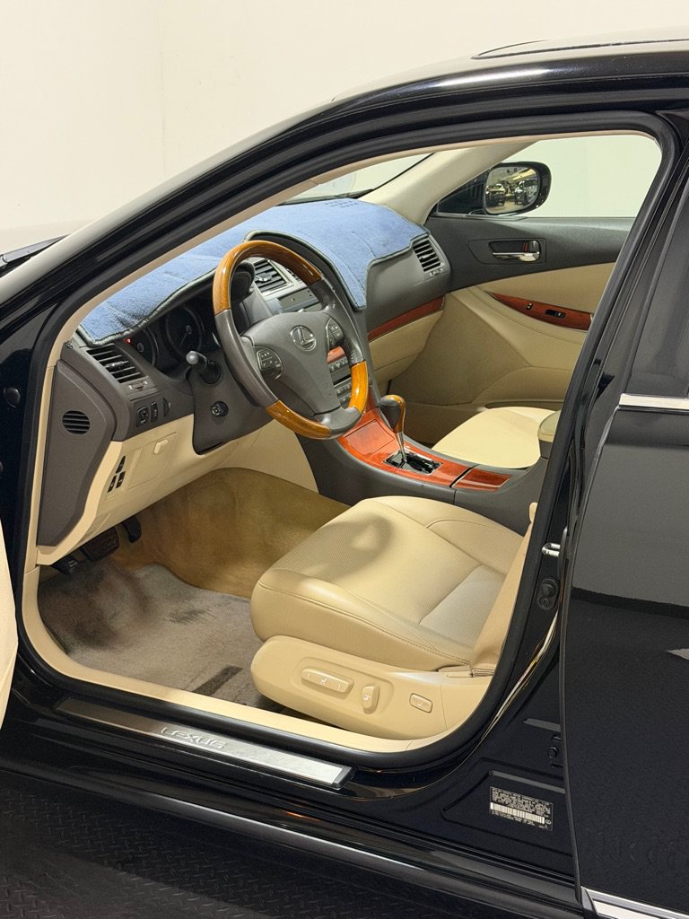 Used 2010 Lexus ES 350 w/ Preferred Accessory Package FWD image 8