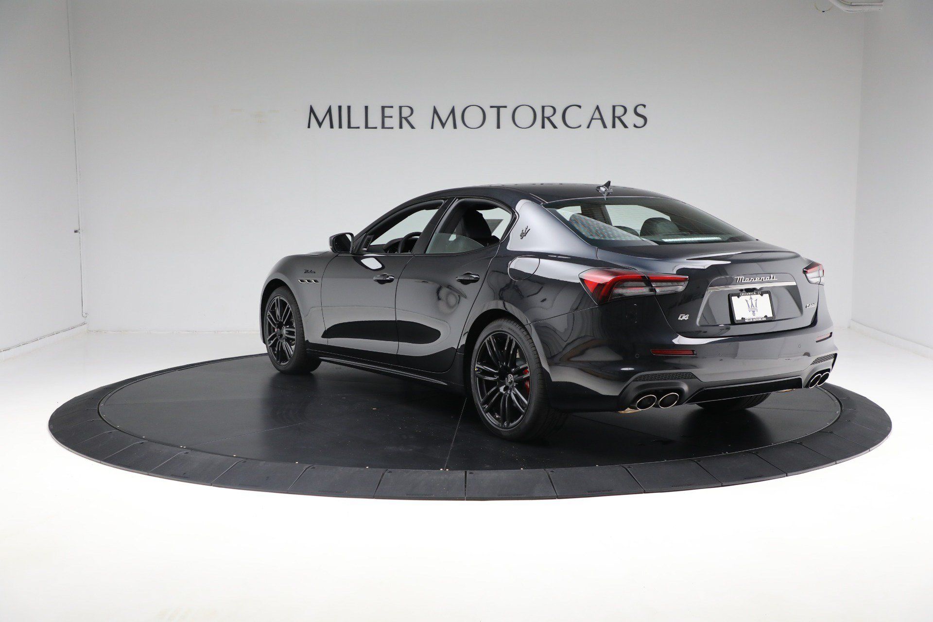 Certified 2024 Maserati Ghibli Modena Q4 AWD/4WD image 10