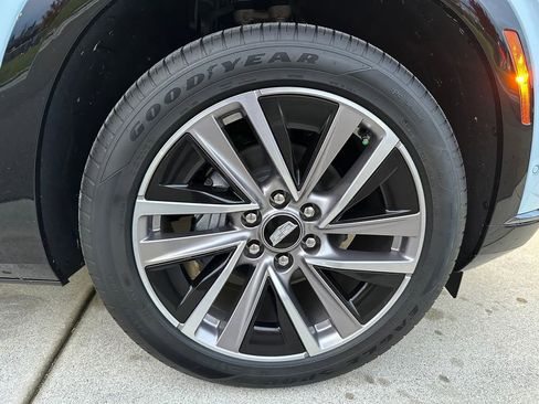 New 2026 Cadillac Vistiq Sport image 9