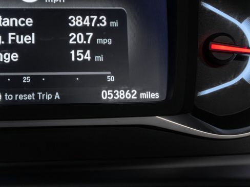 Used 2022 Honda Pilot TrailSport image 10