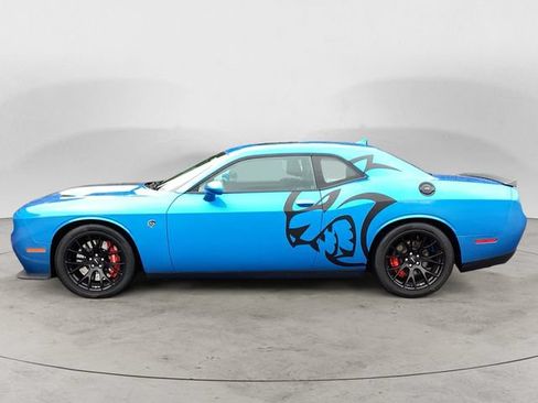 Used 2016 Dodge Challenger SRT Hellcat RWD image 2