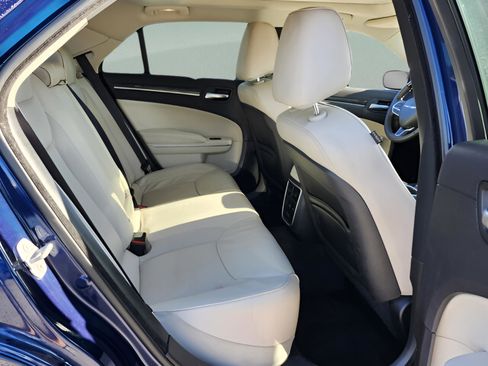 Used 2017 Chrysler 300 C w/ Safetytec Plus Group image 14