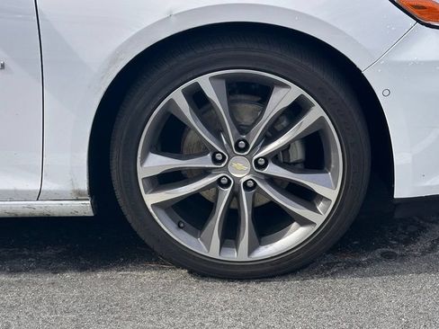 Used 2019 Chevrolet Malibu Premier w/ Sun and Wheel Package FWD image 5