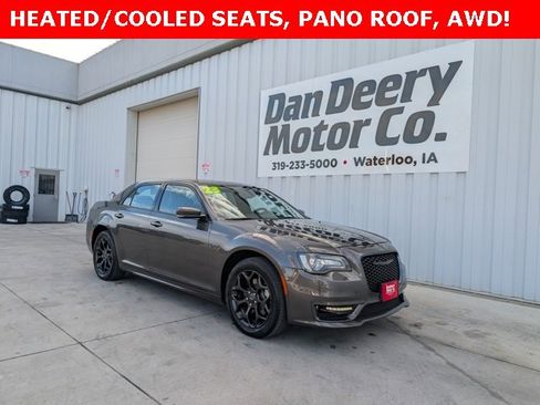 Used 2023 Chrysler 300 Touring L w/ Popular Equipment Group image 1