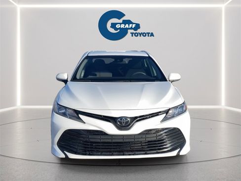 Used 2020 Toyota Camry LE image 9