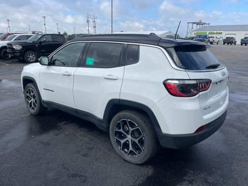 Used 2024 Jeep Compass Limited AWD/4WD image 2