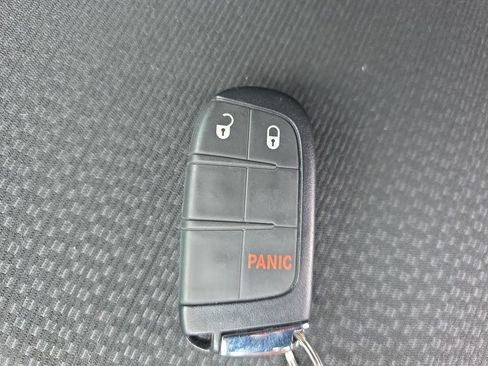 Used 2022 Jeep Compass Trailhawk image 39