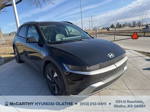 Used 2025 Hyundai Ioniq 5 SEL image 17