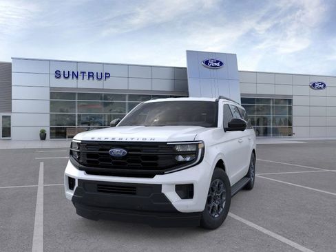 New 2025 Ford Expedition Active image 2