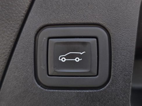 Used 2020 Buick Envision Essence FWD image 10