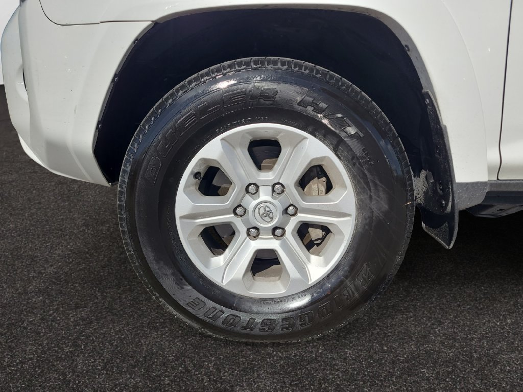 Used 2022 Toyota 4Runner SR5 AWD/4WD image 14