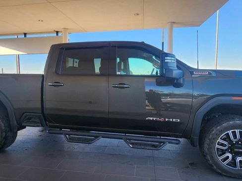 Used 2022 GMC Sierra 2500 AT4 w/ AT4 Preferred Package image 5