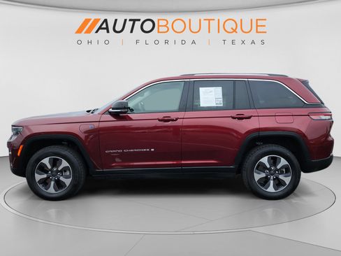 Used 2023 Jeep Grand Cherokee 4WD 4xe image 2