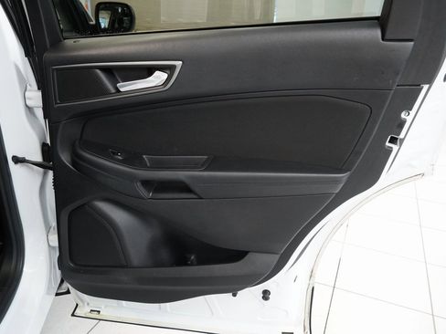 Used 2015 Ford Edge SE image 27