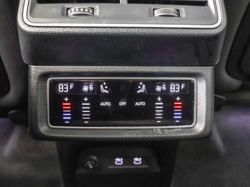 Used 2021 Audi e-tron Premium w/ Convenience Plus Package image 40