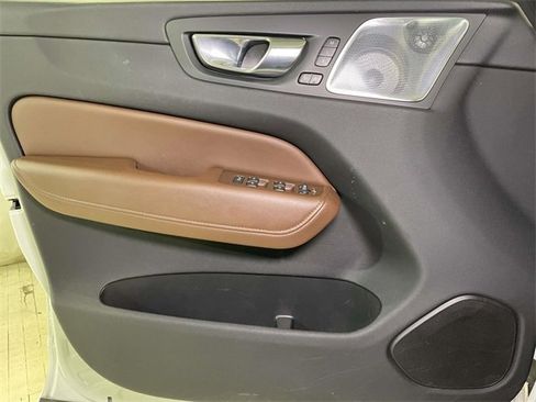 Used 2022 Volvo XC60 T8 Inscription w/ Advanced Package image 34