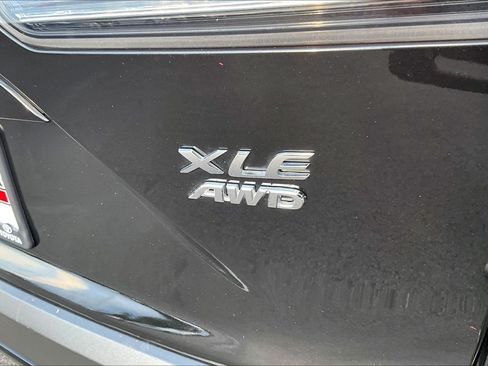 Used 2024 Toyota Corolla Cross XLE w/ Convenience Package AWD/4WD image 8