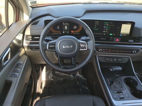 Used 2025 Kia Carnival image 15