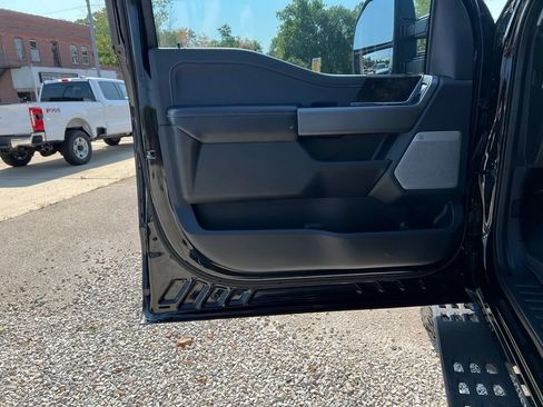 Used 2025 Ford F250 Lariat w/ Tremor Off-Road Package AWD/4WD image 11