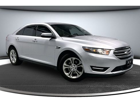 Used 2013 Ford Taurus SEL FWD image 2