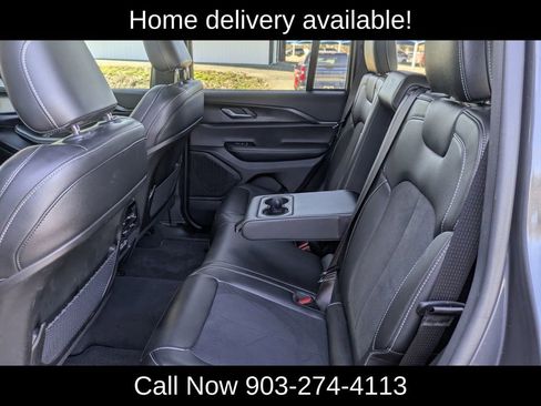 Used 2025 Jeep Grand Cherokee Altitude image 34