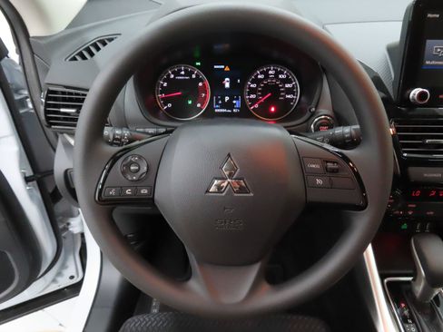 New 2026 Mitsubishi Eclipse Cross LE AWD/4WD image 15