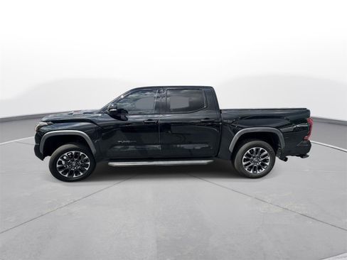 Used 2025 Toyota Tundra Limited AWD/4WD image 9
