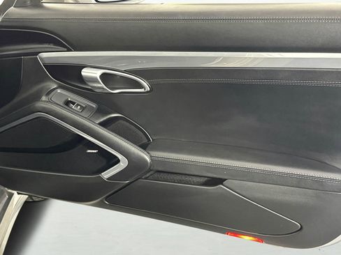 Used 2018 Porsche 911 Turbo w/ Light Design Package image 30