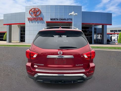 Used 2019 Nissan Pathfinder Platinum image 9