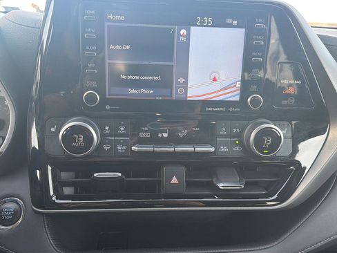 Used 2022 Toyota Highlander XLE image 28