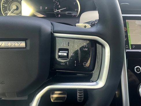 Used 2023 Land Rover Discovery Sport SE R-Dynamic image 21