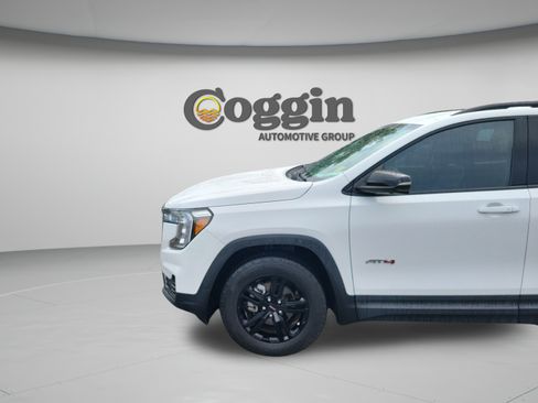 Used 2022 GMC Terrain AT4 w/ Infotainment Package II AWD/4WD image 29