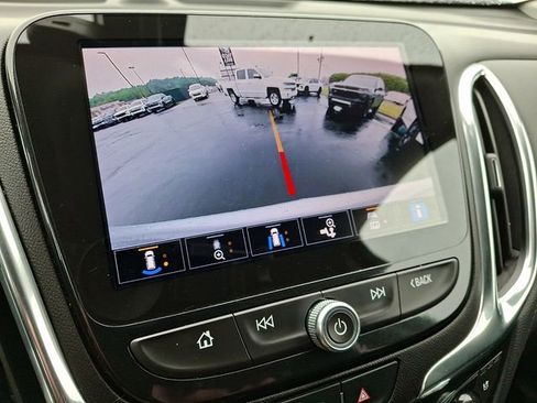 Used 2022 Chevrolet Equinox Premier FWD image 17