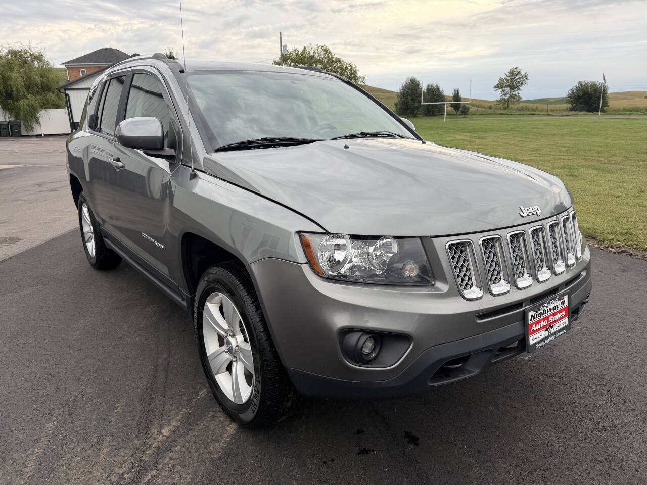 Used 2014 Jeep Compass Latitude AWD/4WD image 7